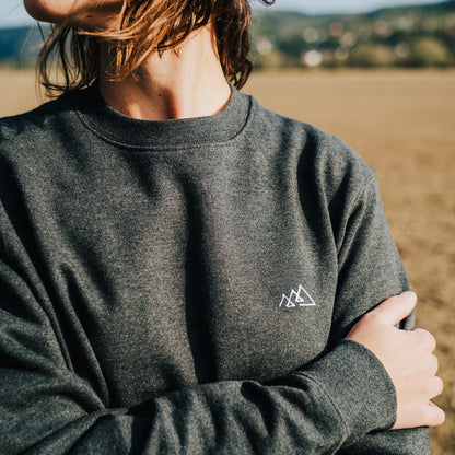 Sweater: Mountain - unisex