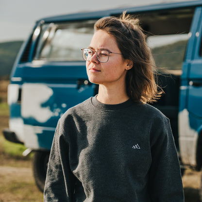 Sweater: Mountain - unisex