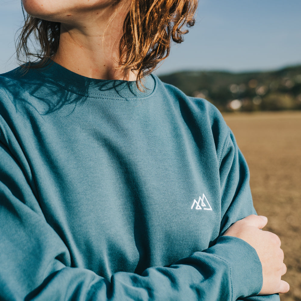 Sweater: Mountain - unisex